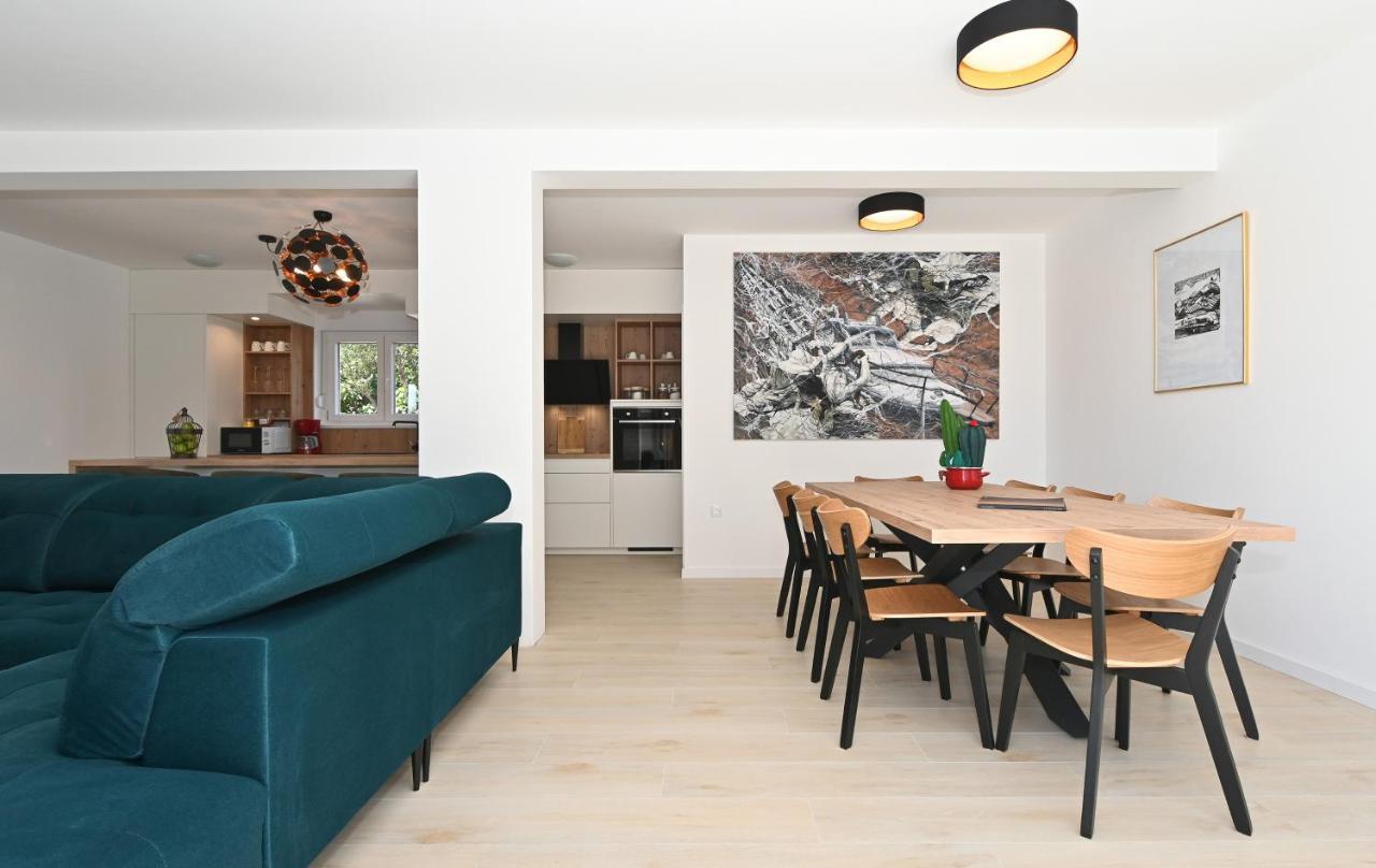 Luxury Apartment Maravic With Private Pool Трогир Экстерьер фото